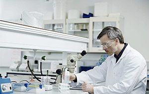 實驗室高純水機的取水方法