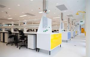 高校教學樓用超純水機還是用中央純水係統