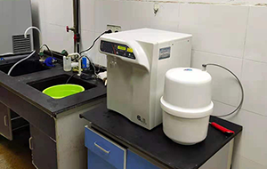 全自動蒸餾水器與超純水功能對比