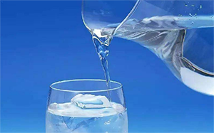 水放久了為什麽有味道?